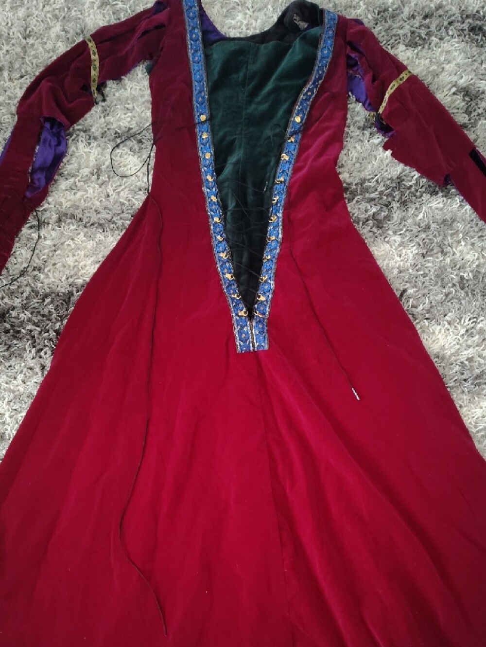 Beautiful Heavy Well Made Mideavel Dress 2 Pieces